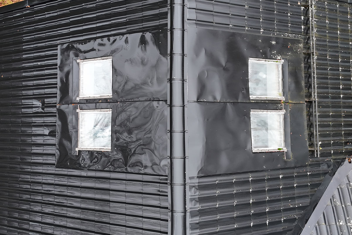 Peltikaton korjaus Ivalo – pitkäikäistä ja laadukasta peltikattojen huoltoa 