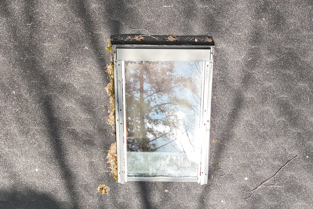 Kattoikkunan, kattovalokuvun, kattoluukun tai kattoläpiviennin vuotokorjaukset Etelä-Suomessa