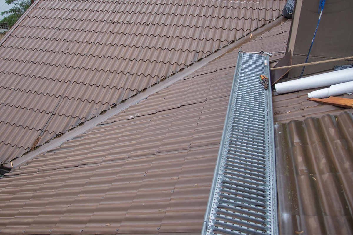 Peltikaton korjaus Vesanto – asiantuntevaa palvelua kaikenlaisiin peltikattoihin 