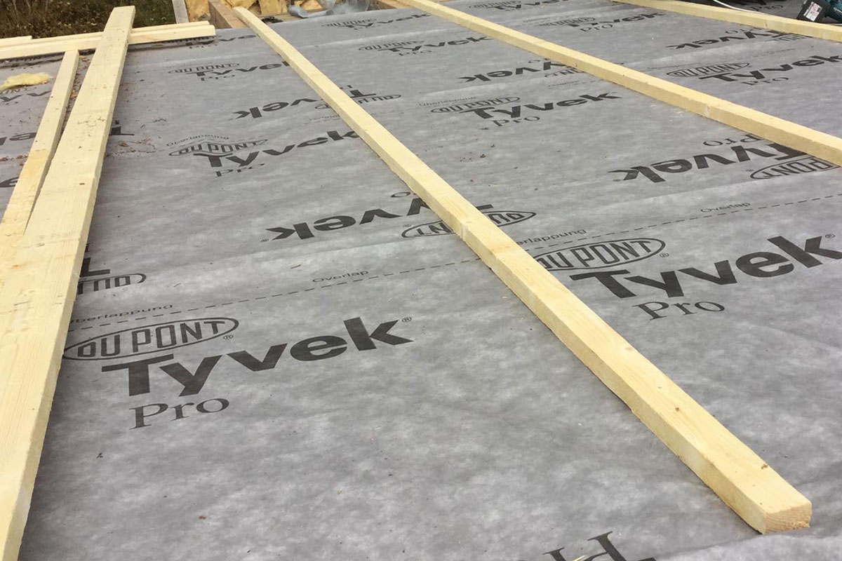 Aluskatteen vuotojen paikannus ja korjaustyöt ammattitaidolla Hartolan seudulla 