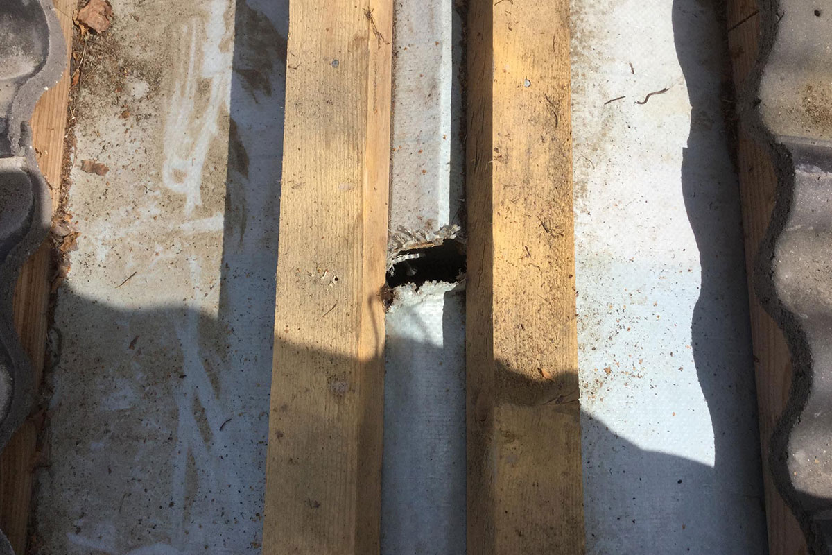 Tiilikaton korjaus Humppilassa - ammattilaisen avulla pitkäikäinen ja turvallinen katto 