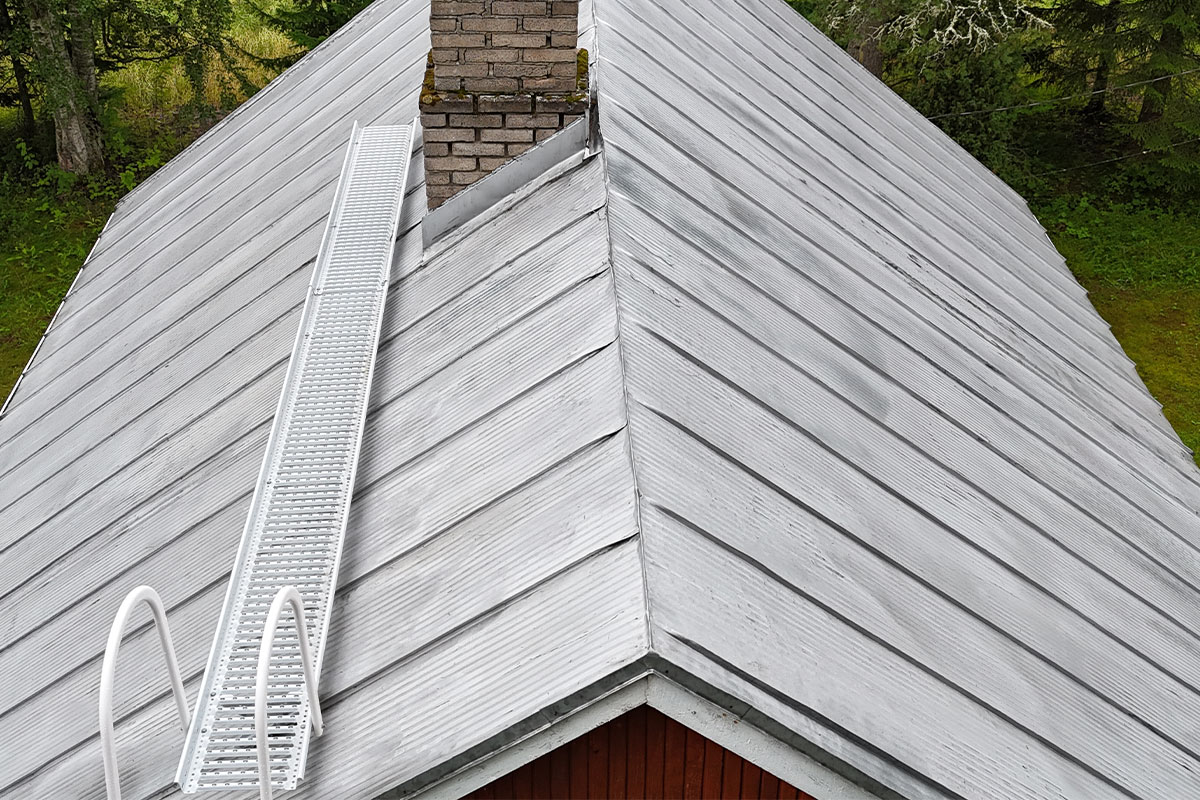 Peltikaton korjaus Iitti - luotettavan palvelun saat osaajiemme kautta