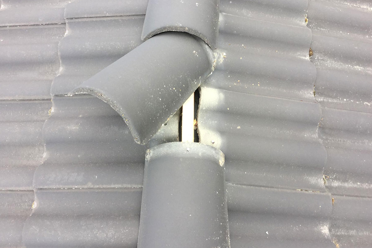 Tiilikaton korjaus Itä-Suomessa – perinteisen kaunis ja toimiva katto 