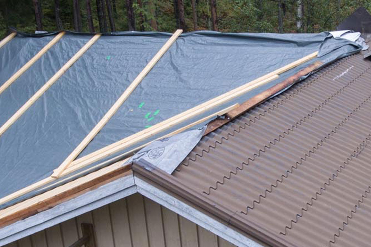 Omakotitalon, kesämökin tai muun rakennuksen katon korjaukset Iisalmessa helposti