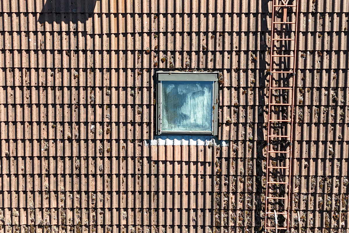 Kattoikkunan, kattovalokuvun tai kattoluukun vuotokorjaus Etelä-Karjalassa ammattitaidolla 