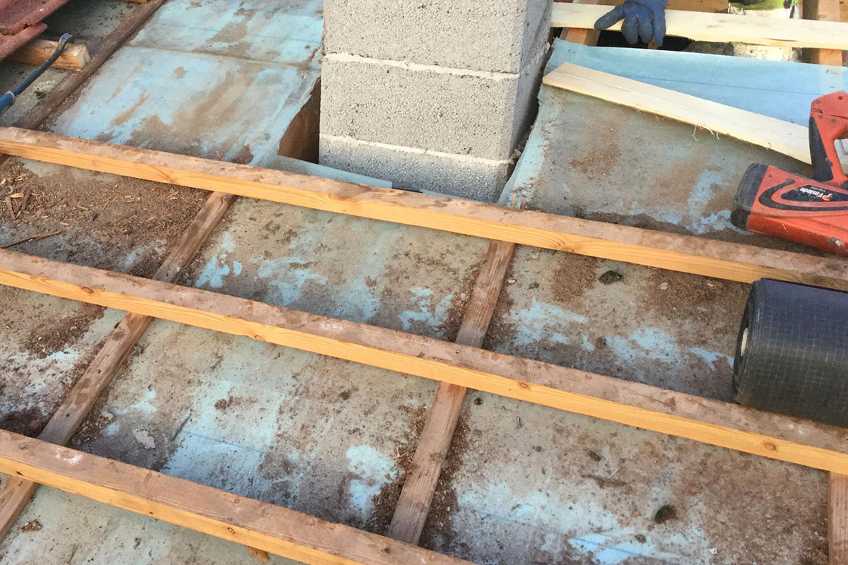 Aluskatteen korjaus Etelä-Suomessa – suojaa kattosi kosteudelta ja vaurioilta