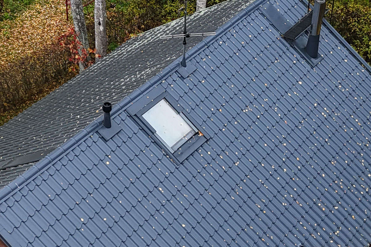 Kattoikkunan, kattovalokuvun ja kattoluukun tiivistys sekä vuotokorjaukset Hauhossa 