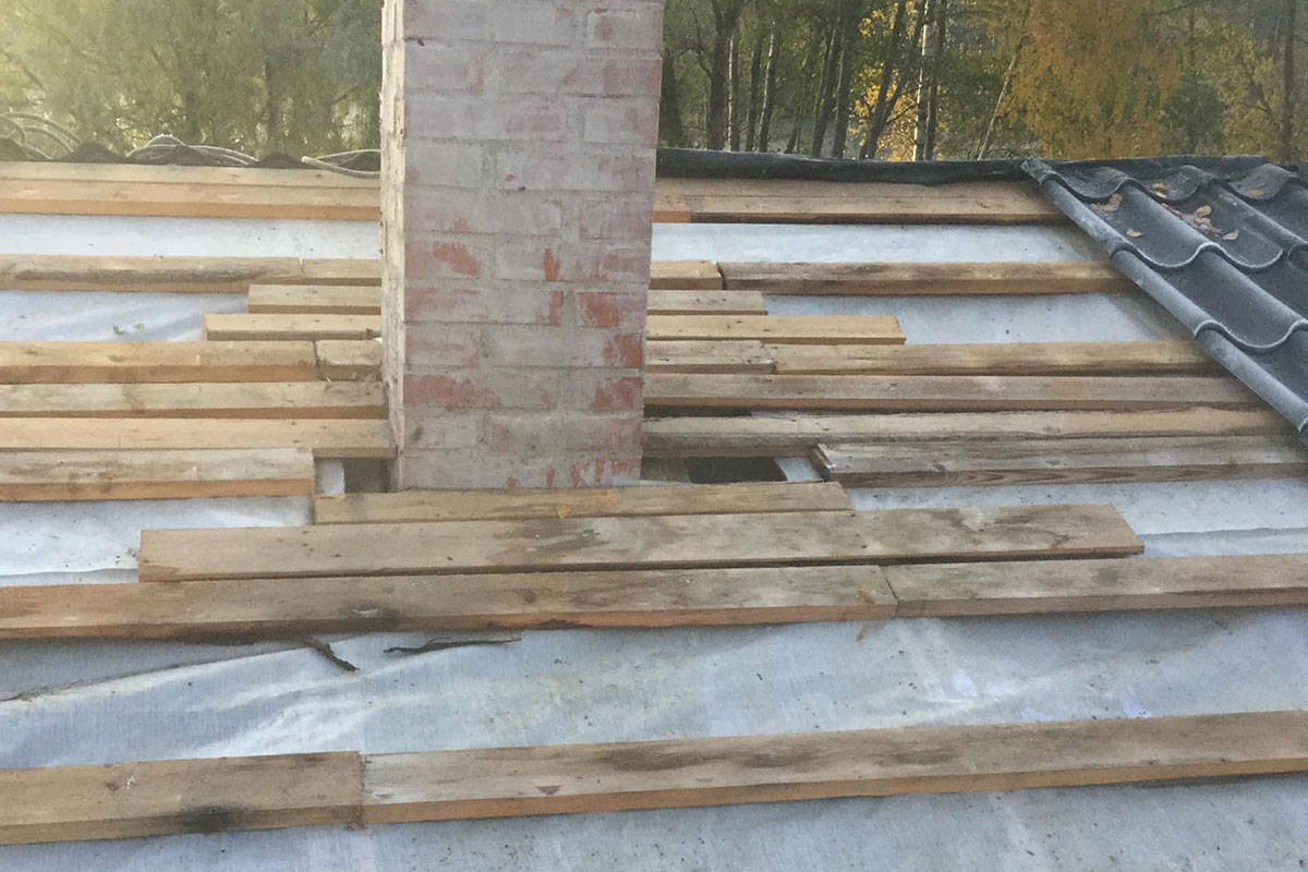 Aluskatteen korjaus Hammarland – varmistamme katon vedenpitävyyden tehokkaasti 