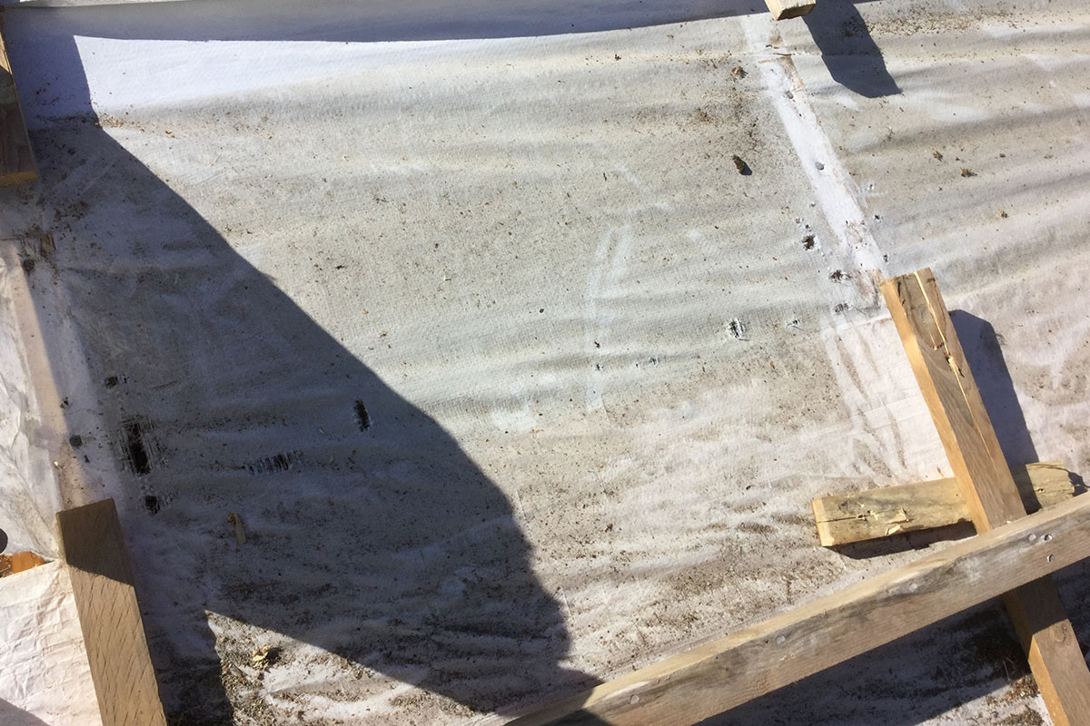 Aluskatteen korjaus, paikkaus ja tiivistys Järvenpää - tiivistämme vuodot ja vauriokohdat 