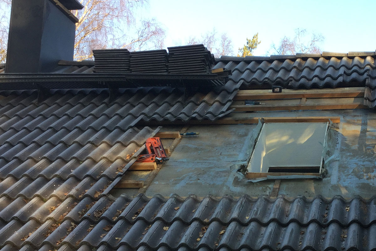 Tiilikaton korjaus Himos – ammattitaitoiset tiilikattojen saneeraukset ja huollot 