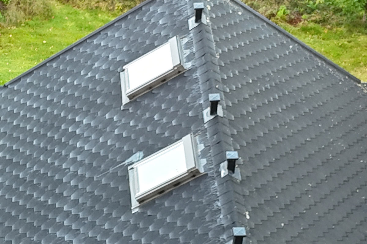 Kattoikkunan, kattovalokuvun, kattoluukun tai kattoläpiviennin vuotokorjaukset Ilomantsissa 