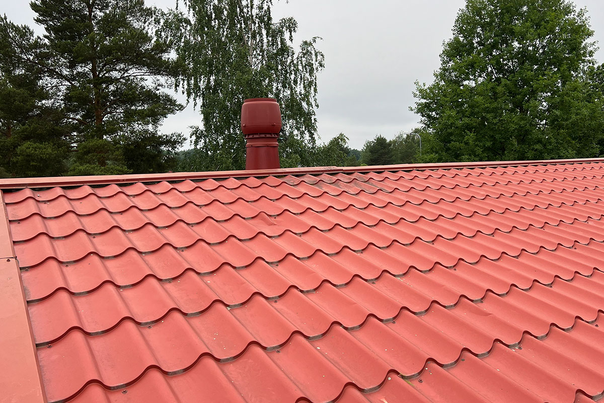 Peltikaton korjaus Haapajärvi – kestävä ratkaisu Suomen vaihteleviin sääolosuhteisiin.