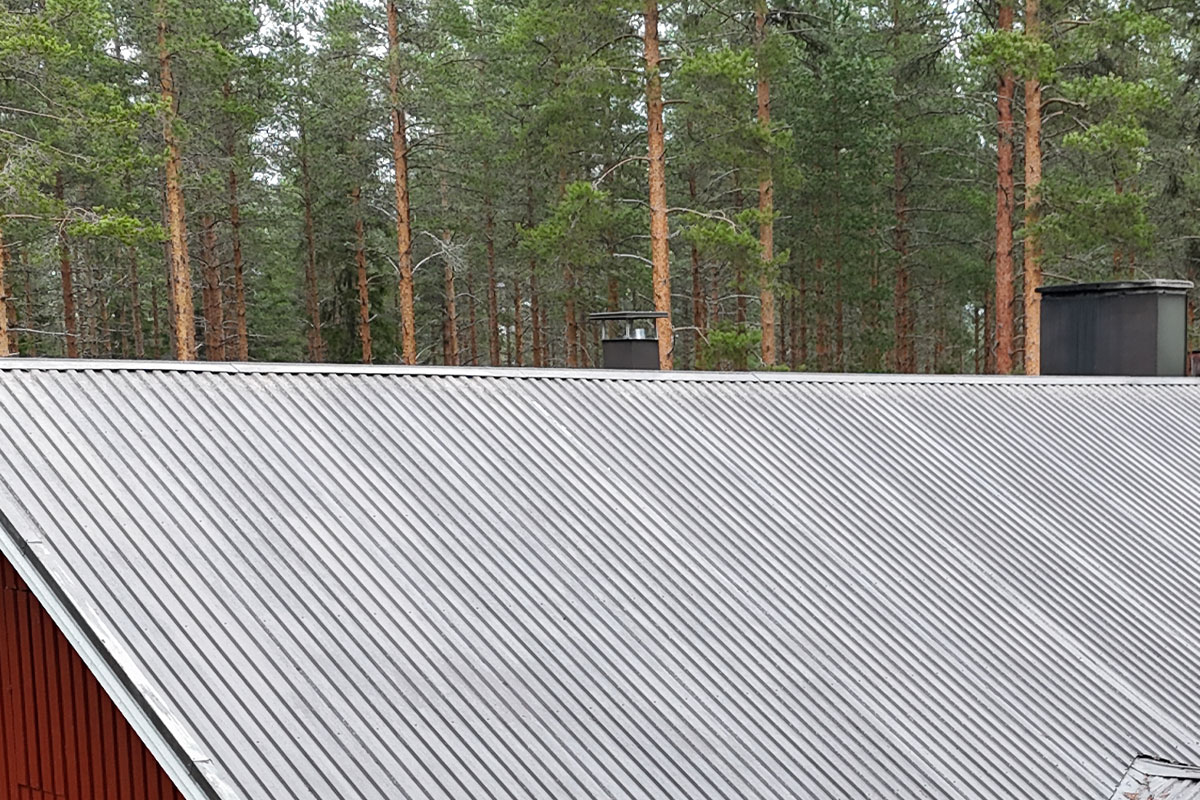 Peltikaton paikkaus ja kunnostus asiantuntevasti Honkajoella 